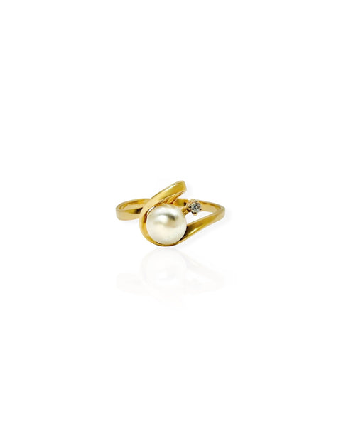 14k Gold Pearl and Diamond Ring (7.5)