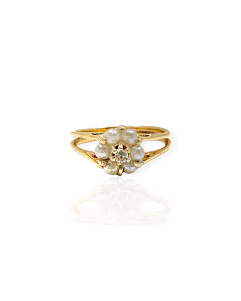 14k Gold Pearl Flower Ring (5.25)