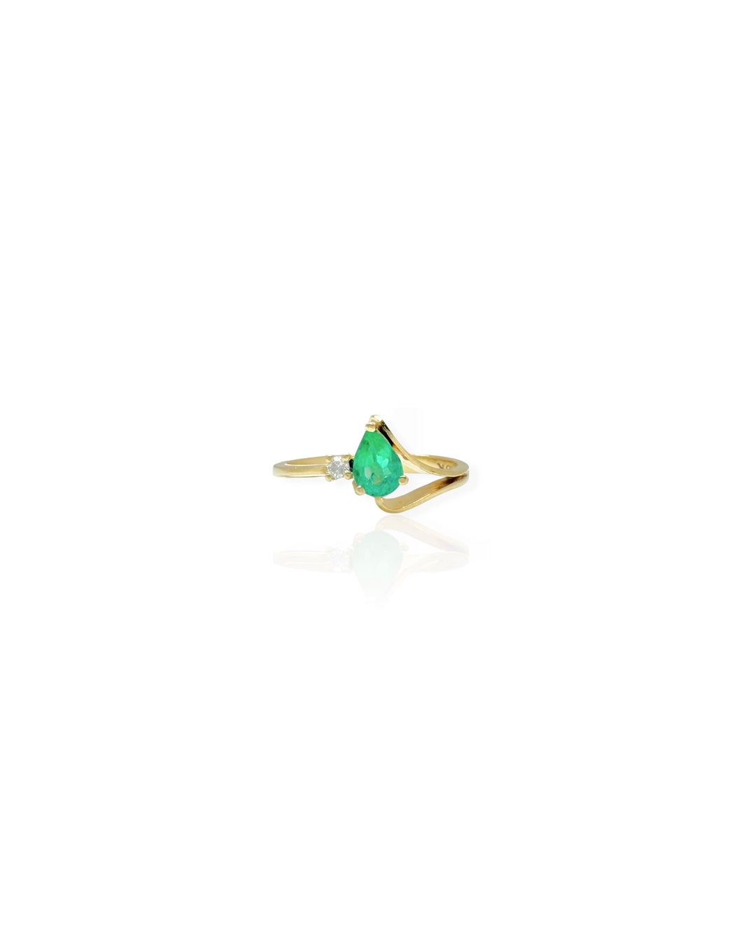 18k Gold Emerald and Diamond Ring (5.25)