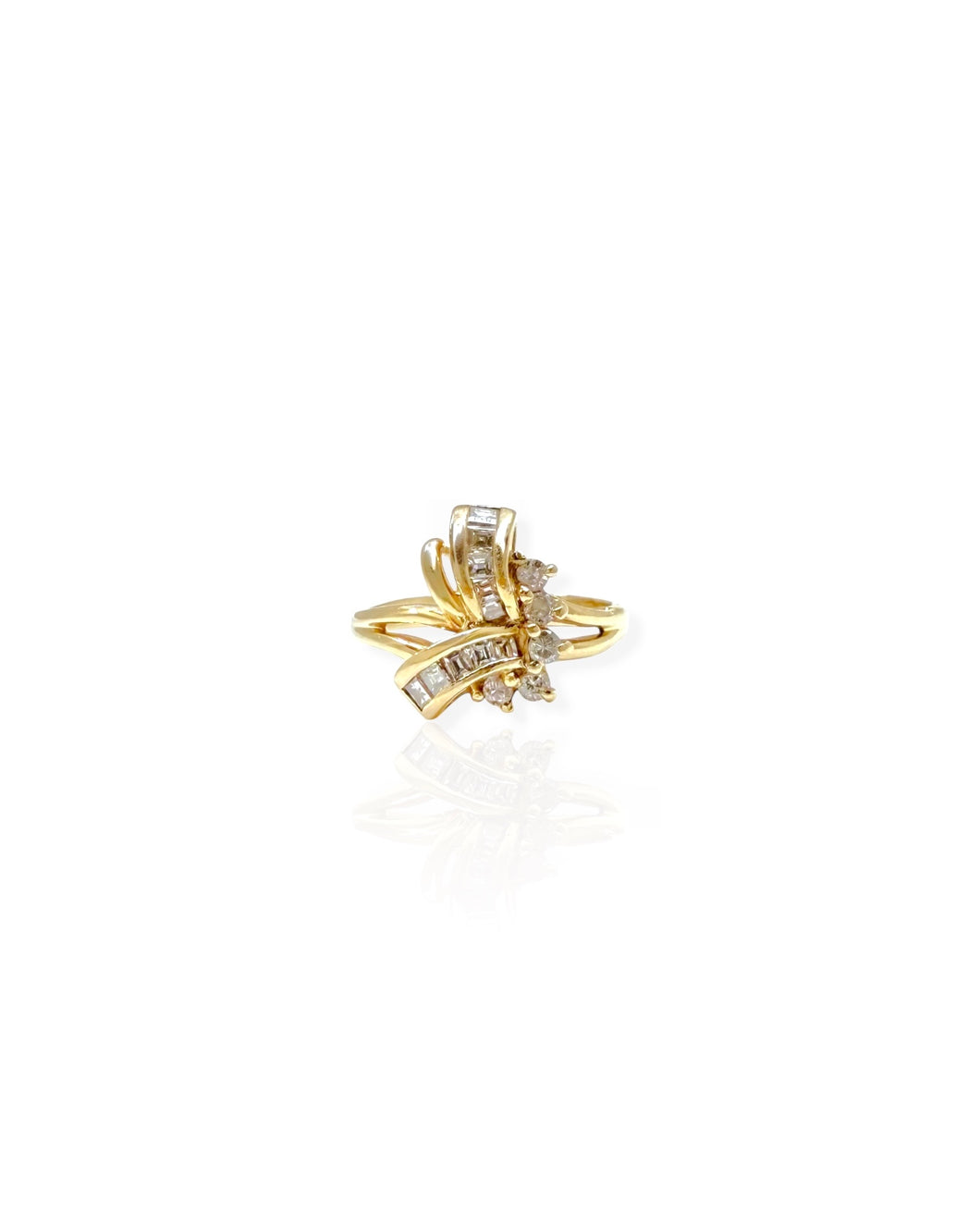 14k Gold Diamond Ribbon Ring (7.25)