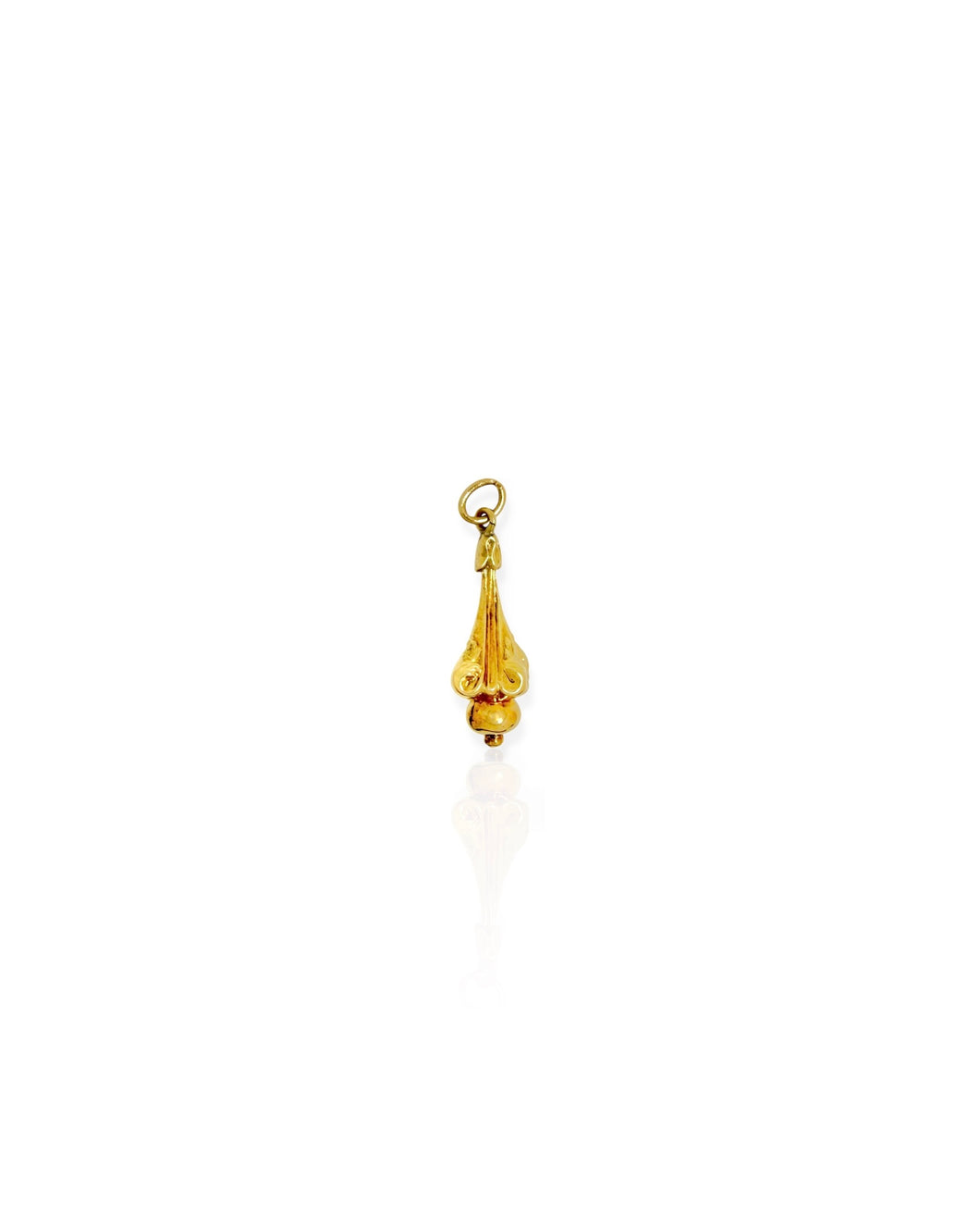 14k Gold Ornate Pendulum Charn