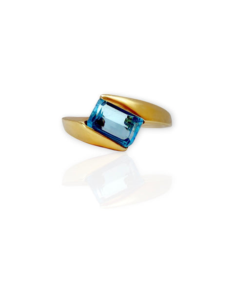 14k Gold Topaz Ring (6.75)